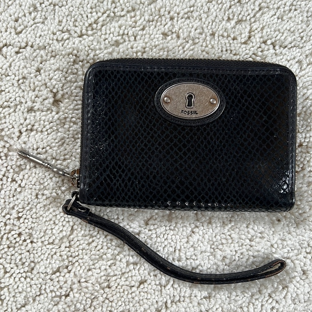 Fossil snakeskin print wallet wristlet